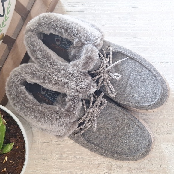 Fuzzy Bob's - Picture 3 of 3